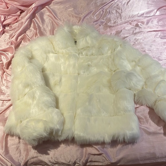 FUR JACKET - Picture 3 of 7